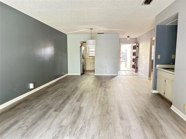 Building Photo - 1026 Medinah Dr