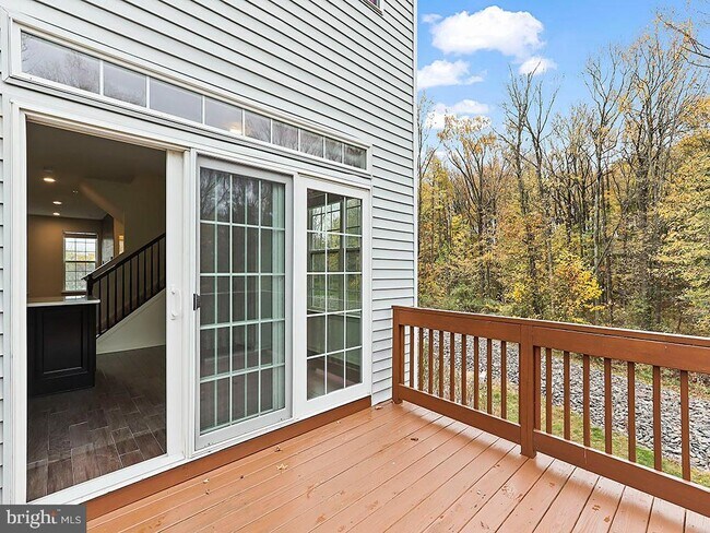 Building Photo - 523 Chestnut Ct