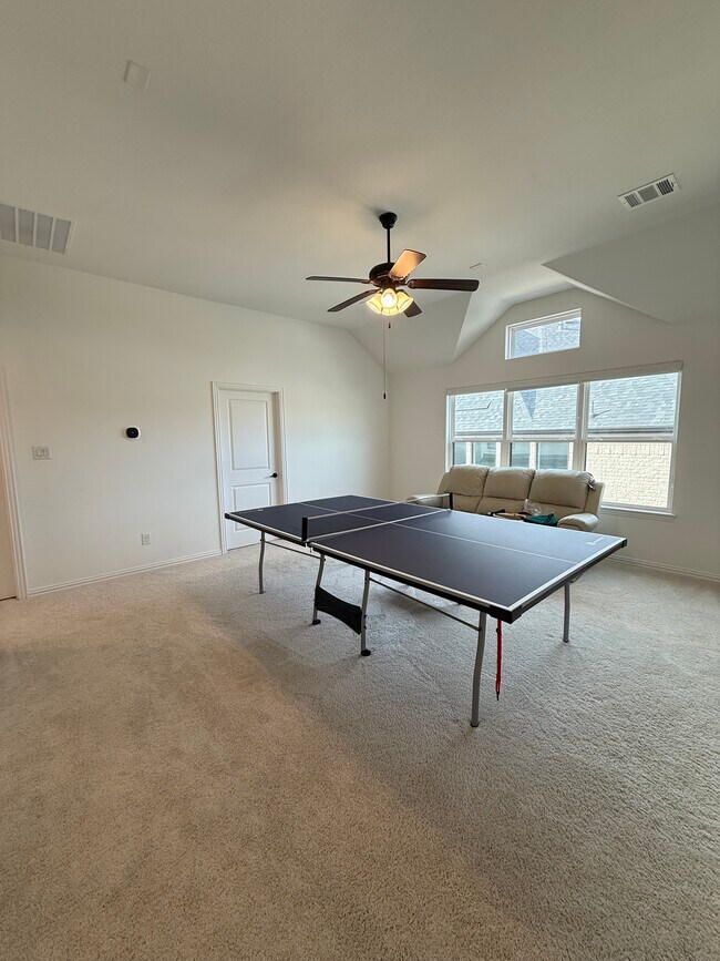 Building Photo - 2832 Fountain Park Dr