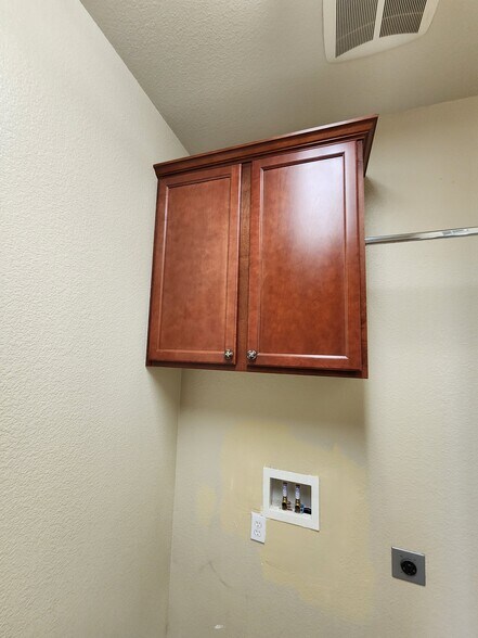 Laundry Hook-up - 207 Hibiscus Way