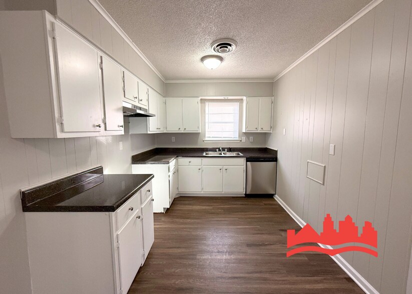 Building Photo - 4061 Mossville St