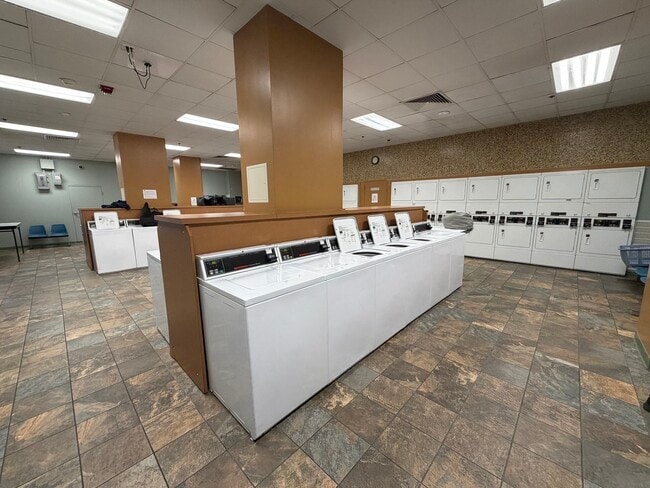 Building Photo - 211 E Ohio St