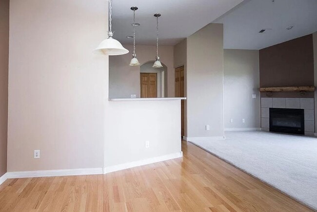 Building Photo - Beautiful Condo near Fossil Creek