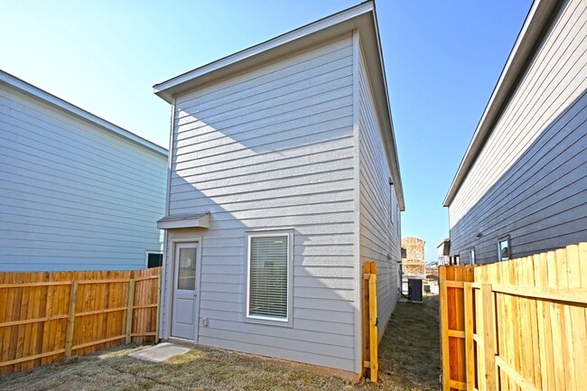 Building Photo - 6730 Marble Rdg