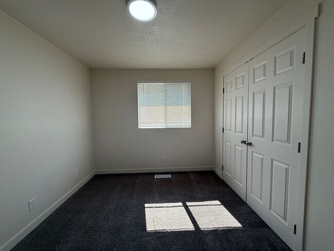 Building Photo - 371816