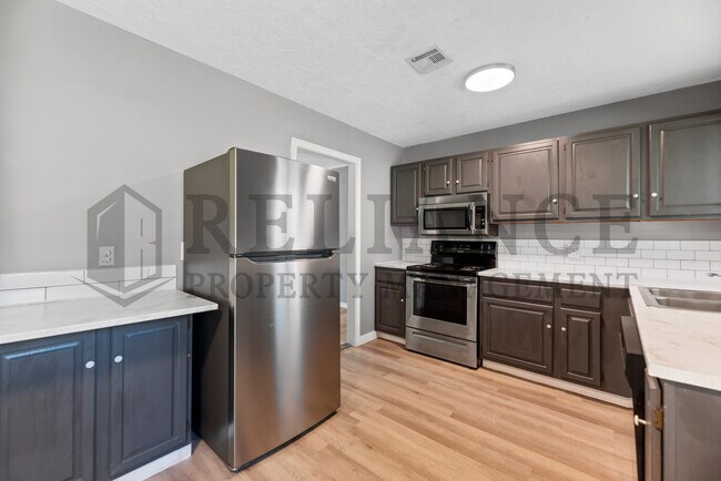 Building Photo - 2231 S Hiram St