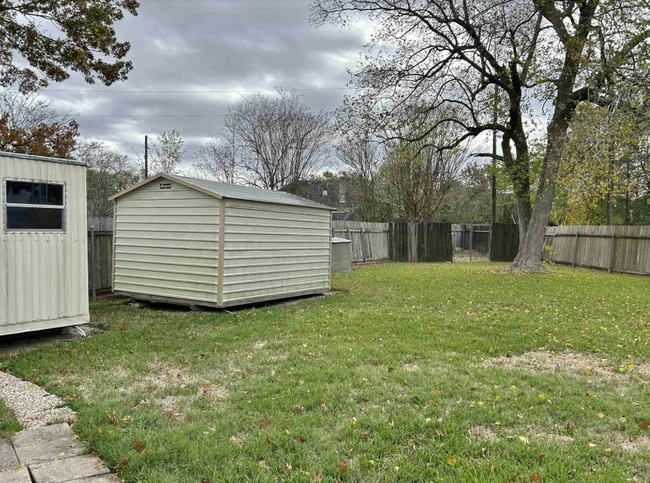 Building Photo - 4895 Taft St
