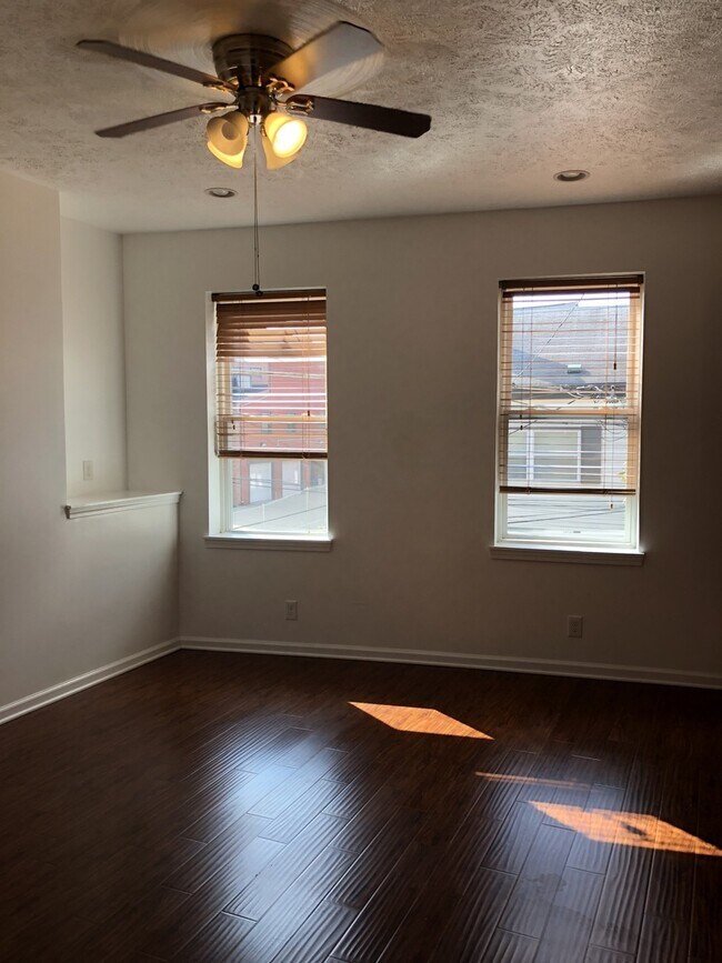 Building Photo - *****Gorgeous Lawrenceville 3-Bed / 1.5 Bath available FOR RENT   July 1st!!******