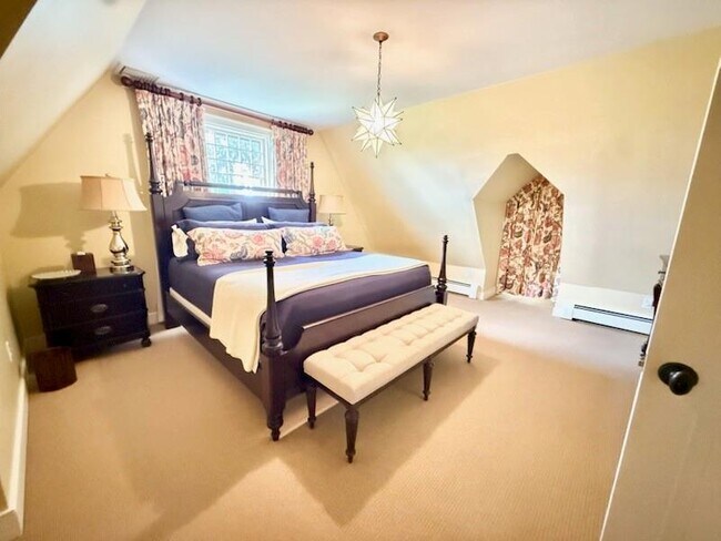 Building Photo - 448 Gibbs Ave