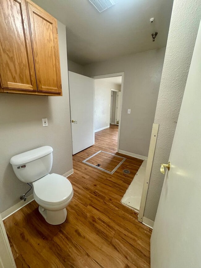 Building Photo - 5 bedroom Ranch home in North Colorado Spr...