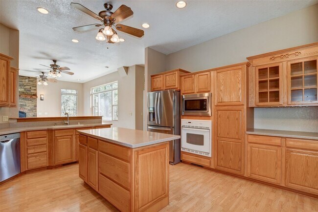 Building Photo - Beautiful home in the Mountain Club!