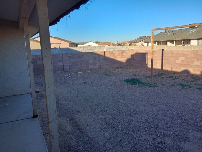 Building Photo - W Concordia Dr