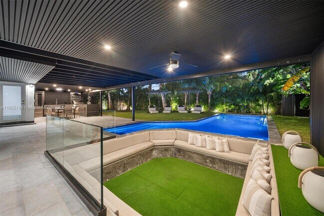 Building Photo - 10618 NE 11th Ct