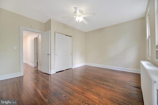 Building Photo - 618 Columbia Rd NW