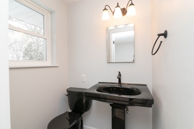 Building Photo - 2113 Melody Dr