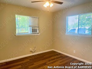 Building Photo - 813 John Adams Dr