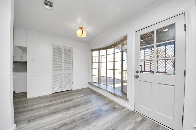 Building Photo - 8011 La Roche Ln