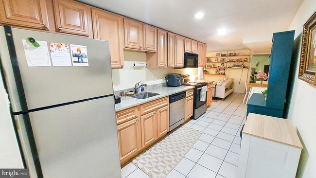 Primary Photo - 2719 Ontario Rd NW