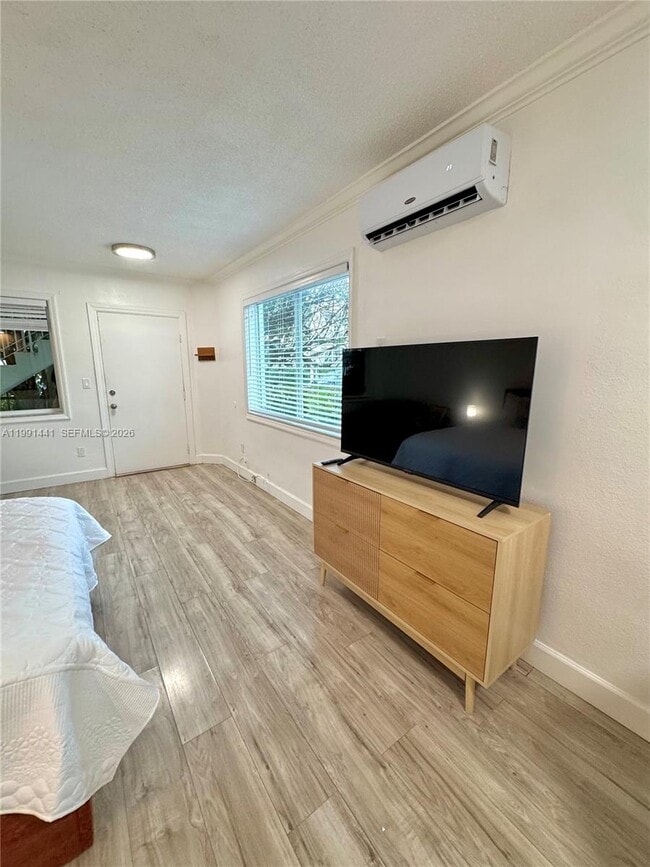 Building Photo - 740 11th St