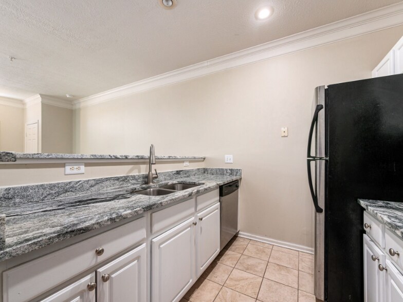 Building Photo - 6117 Craughwell Ln