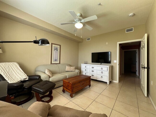 Building Photo - Furnished/Short Term Rental ** Available 5/1/26 ** 3 Bed/2 Bath Condo ** Punta Gorda ** $2,750/mo...