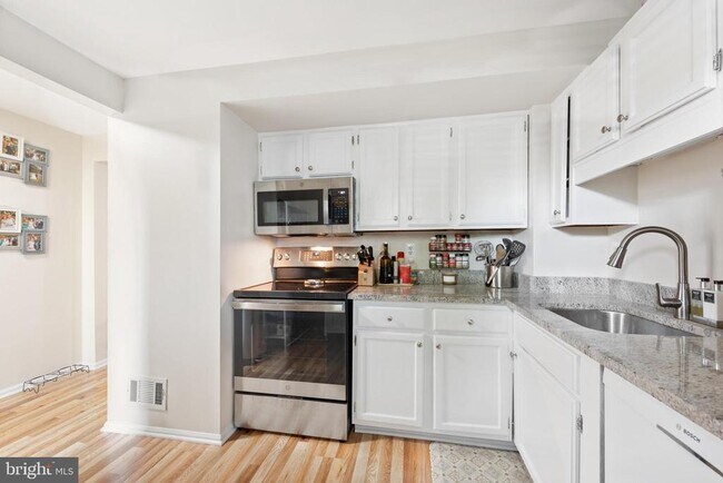 Building Photo - 15 Dulany Ct