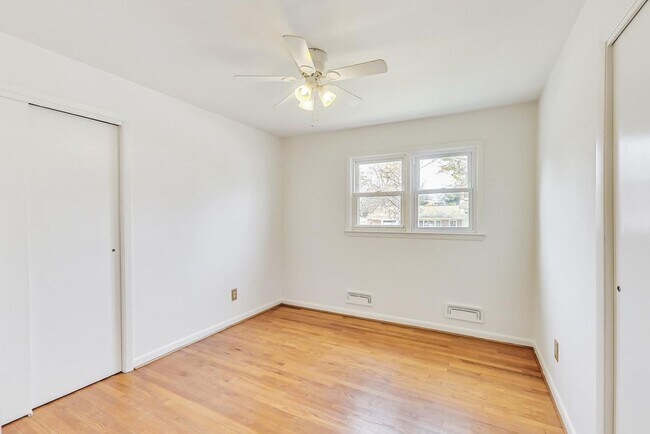 Building Photo - Fantastic in Frederick! Spacious 4 level Split -- 4 beds + 1 Full and 2 half baths