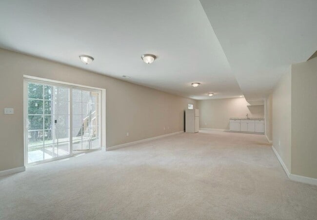 Building Photo - 18413 Cedar Dr