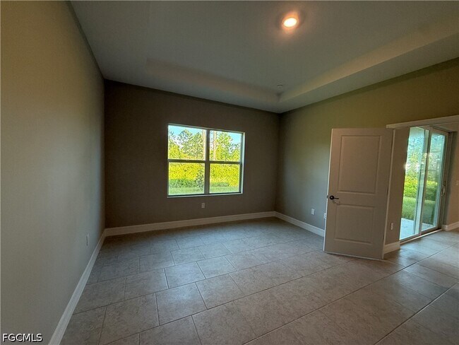 Building Photo - 505 Greenbriar Blvd