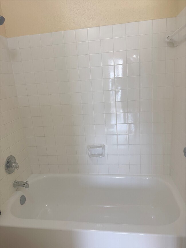 Building Photo - 3919 Fairmont Pkwy