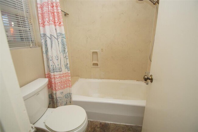 Building Photo - 5564 Aspen St