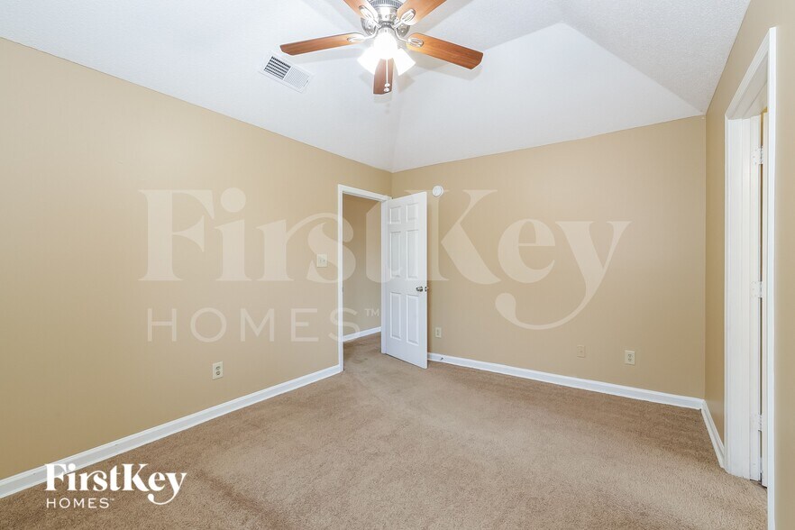 Building Photo - 6454 Manchester Dr