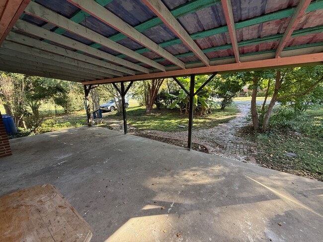 Building Photo - 3 Bedroom Ranch - Charming Country Living ...