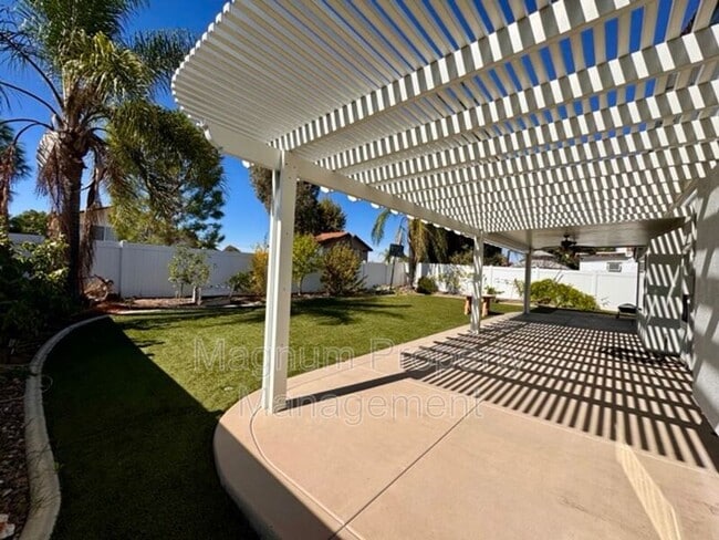 Building Photo - 25483 Blackthorne Dr