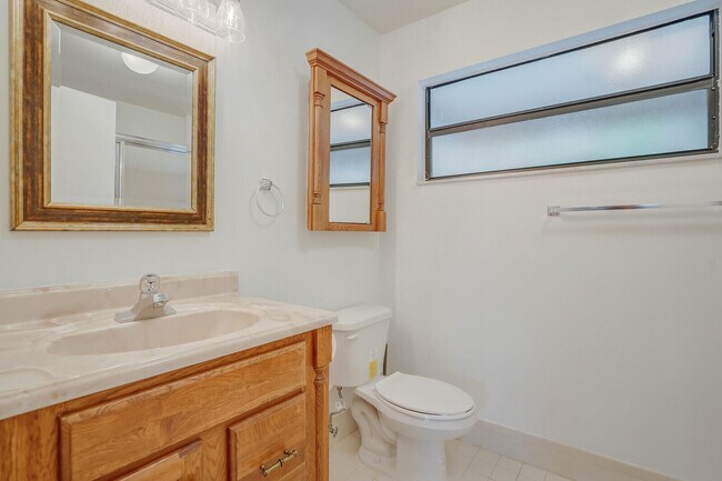 Building Photo - 2533 Bedford Mews Dr