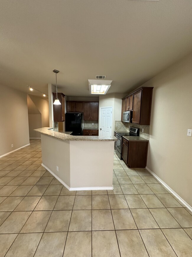 Building Photo - 2616 Gallant Fox Dr