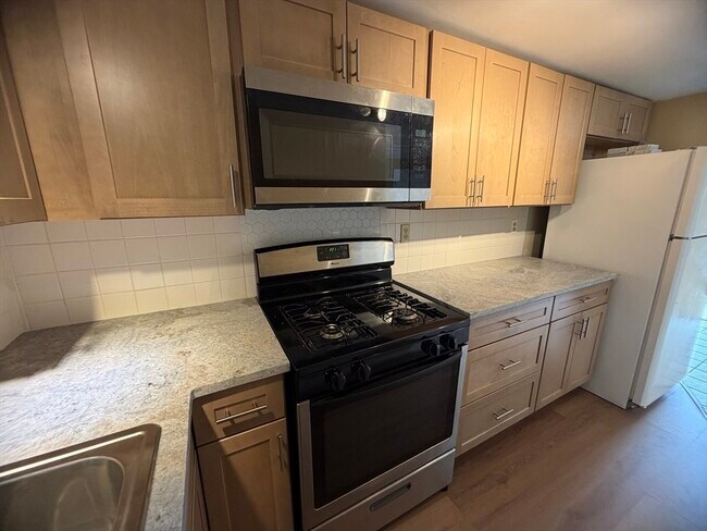 Building Photo - 79 N Main St