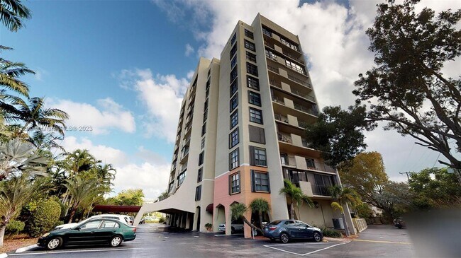 Building Photo - 77 Crandon Blvd