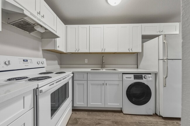 Building Photo - Whispering Firs