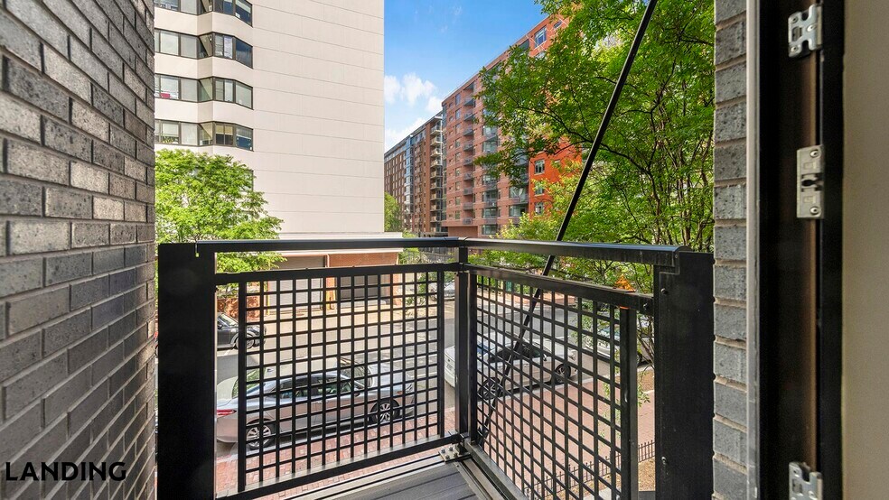 Building Photo - 1128 10th St NW