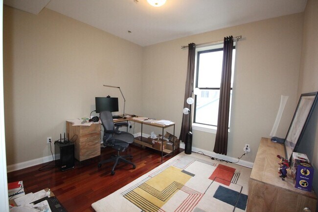 Building Photo - 20 McTernan St