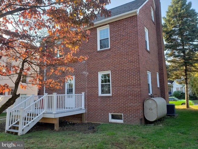 Building Photo - 122 Morningside Dr