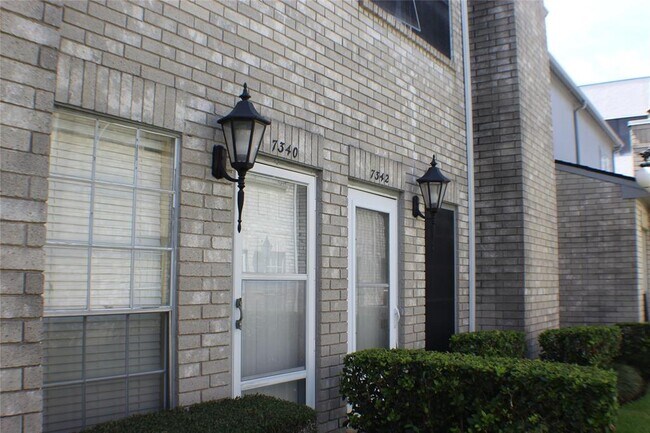 Primary Photo - 7342 Regency Square Ct