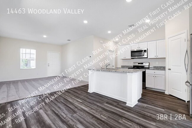 Building Photo - 14463 Woodland Vly