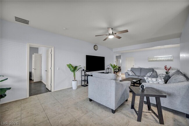 Building Photo - 3787 Budenny Dr
