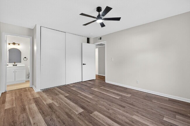 Building Photo - Move-In Ready 2BR Condo | Pool Access & Water Included