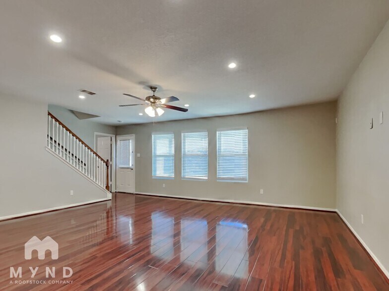 Building Photo - 8110 Rosemary Drive