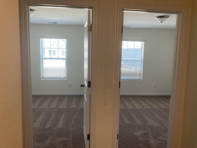 Building Photo - 336 Willowsford Dr