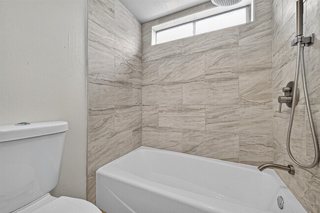 Building Photo - 10815 Shawnbrook Dr