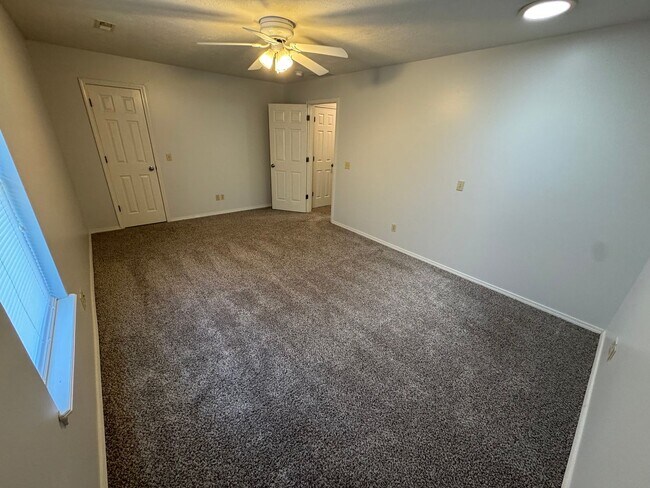 Building Photo - BEAUTIFUL PATIO  HOME IN NIXA